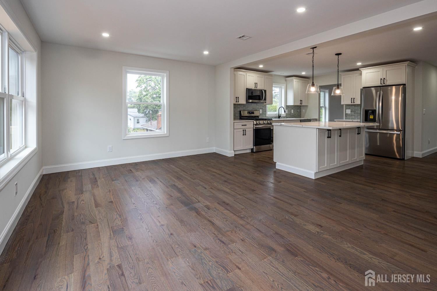 Sayreville, New Jersey, 08872, United States, 4 Bedrooms Bedrooms, ,3 BathroomsBathrooms,Residential,For Sale,1973681