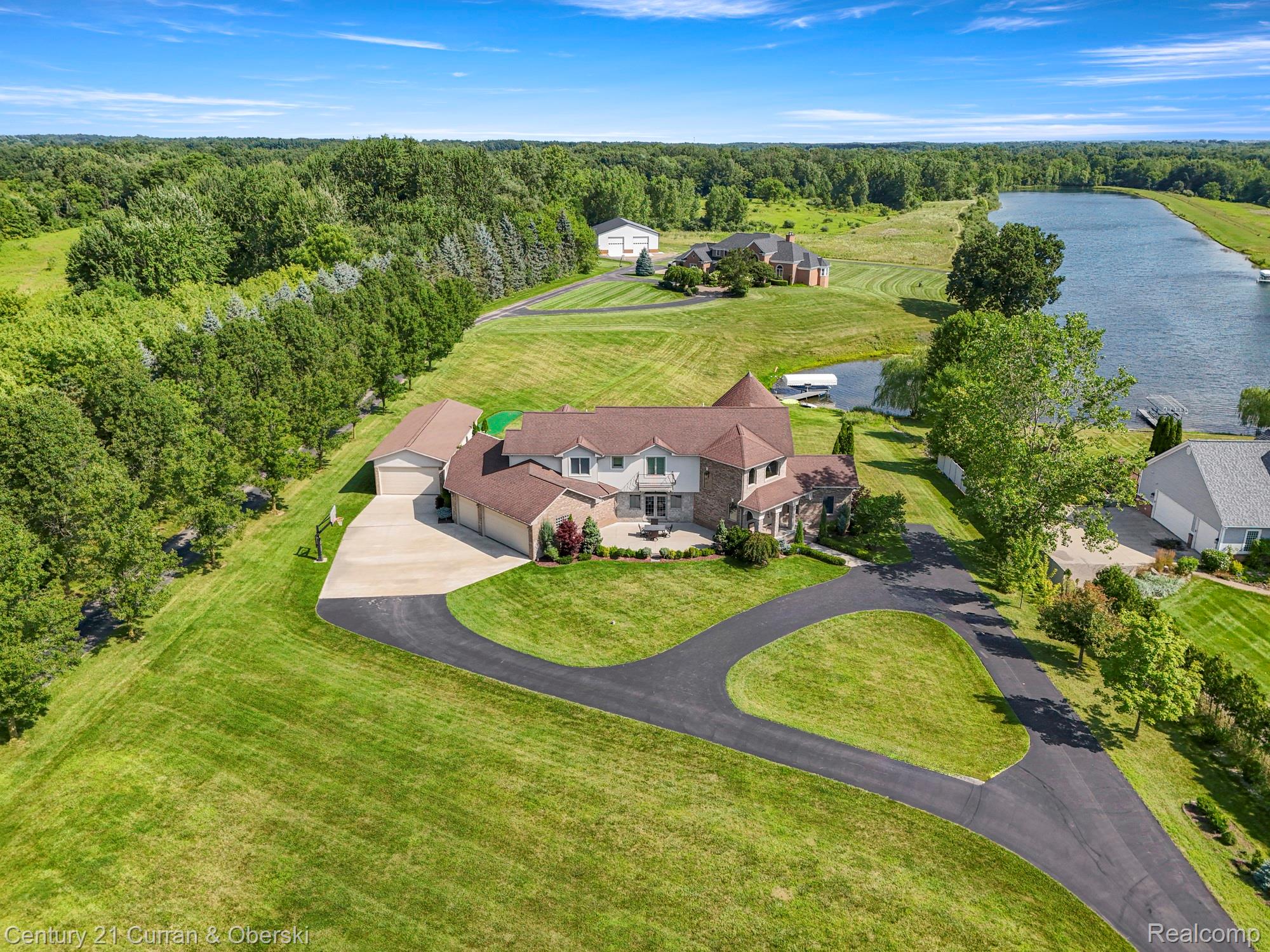 Groveland Township, Michigan, 48442, United States, 5 Bedrooms Bedrooms, ,6 BathroomsBathrooms,Residential,For Sale,1982712