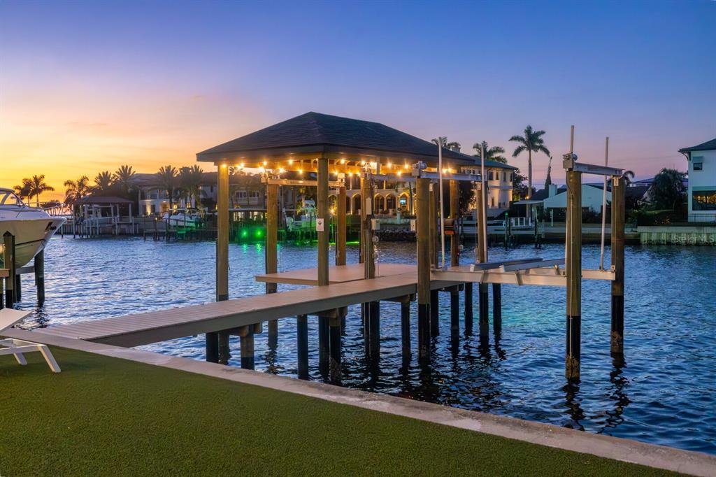Tampa, Florida, 33629, United States, 4 Bedrooms Bedrooms, ,6 BathroomsBathrooms,Residential,For Sale,1932430