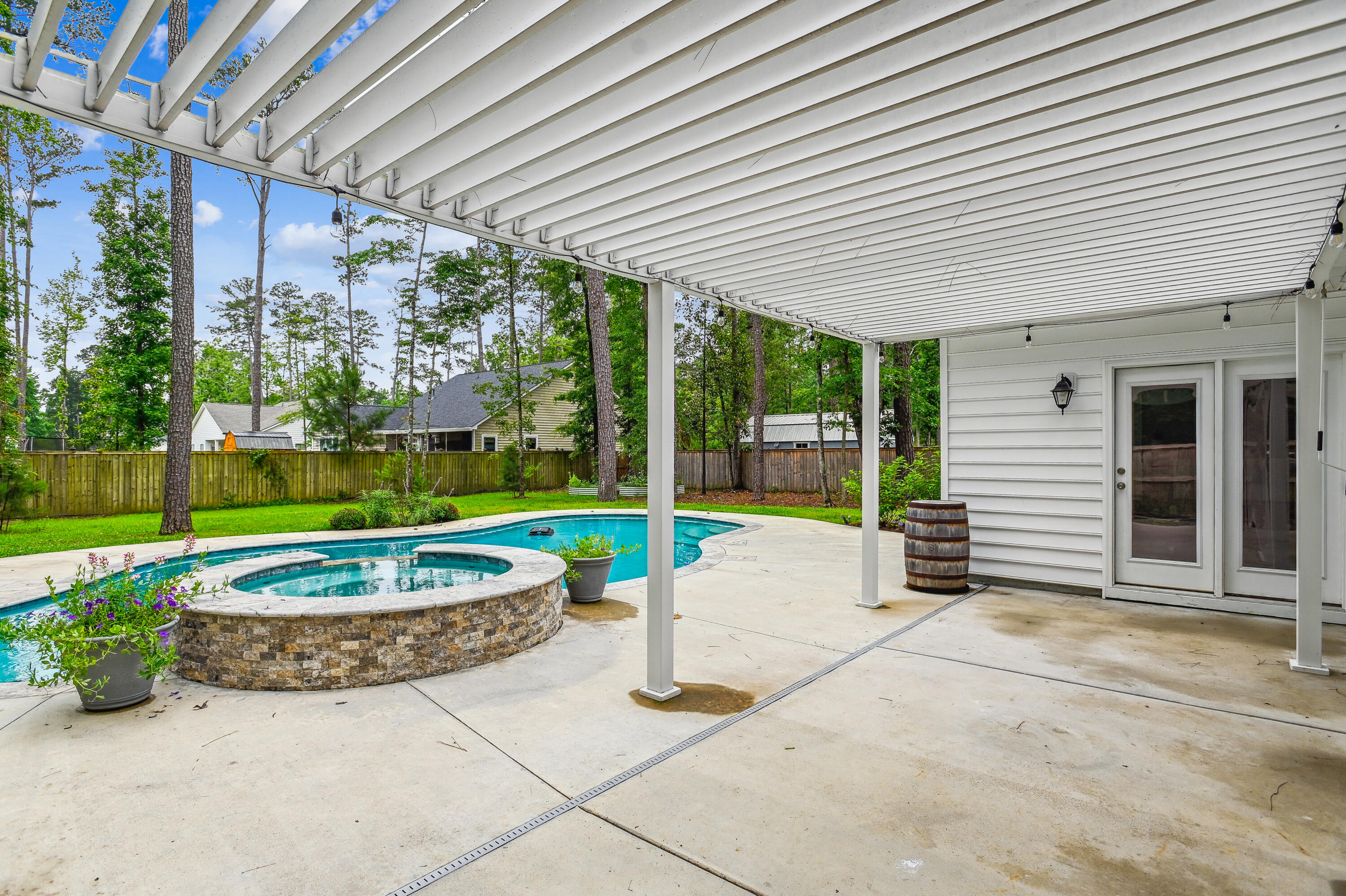 Summerville, South Carolina, 29483, United States, 4 Bedrooms Bedrooms, ,4 BathroomsBathrooms,Residential,For Sale,1897286