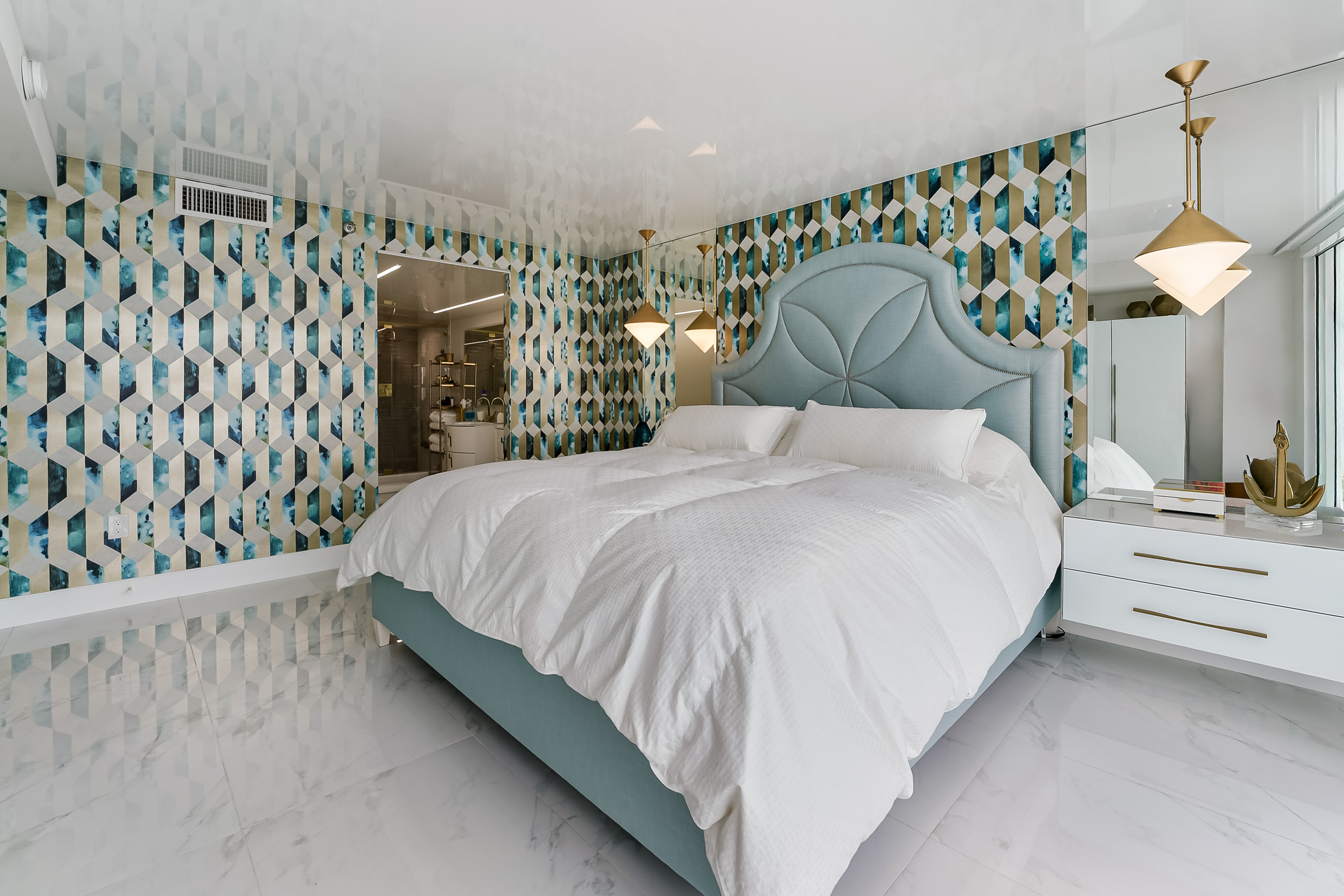  18000 N Bay Rd, Sunny Isles Beach, FL, 33160 - 物件實景
