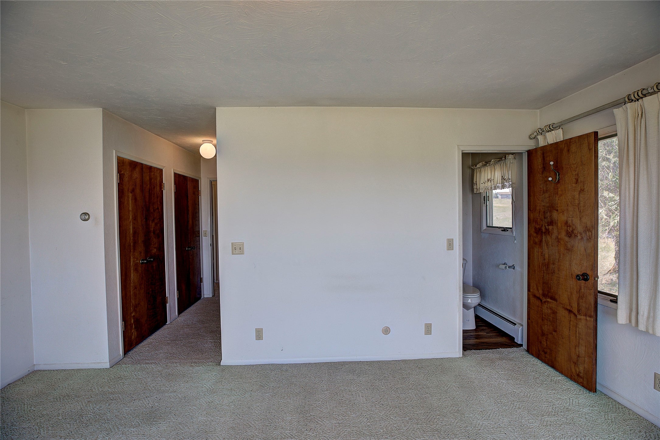 Polson, Montana, 59860, United States, 3 Bedrooms Bedrooms, ,2 BathroomsBathrooms,Residential,For Sale,1827901