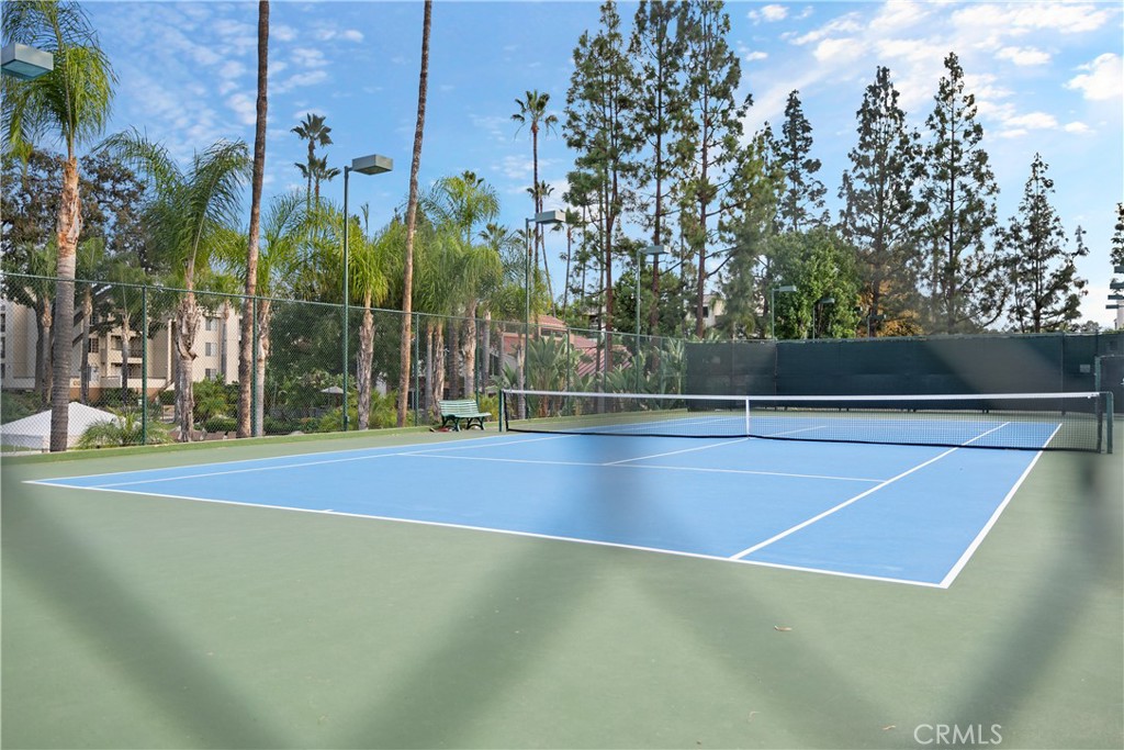 Woodland Hills, California, 91367, United States, 2 Bedrooms Bedrooms, ,2 BathroomsBathrooms,Residential,For Sale,1966516