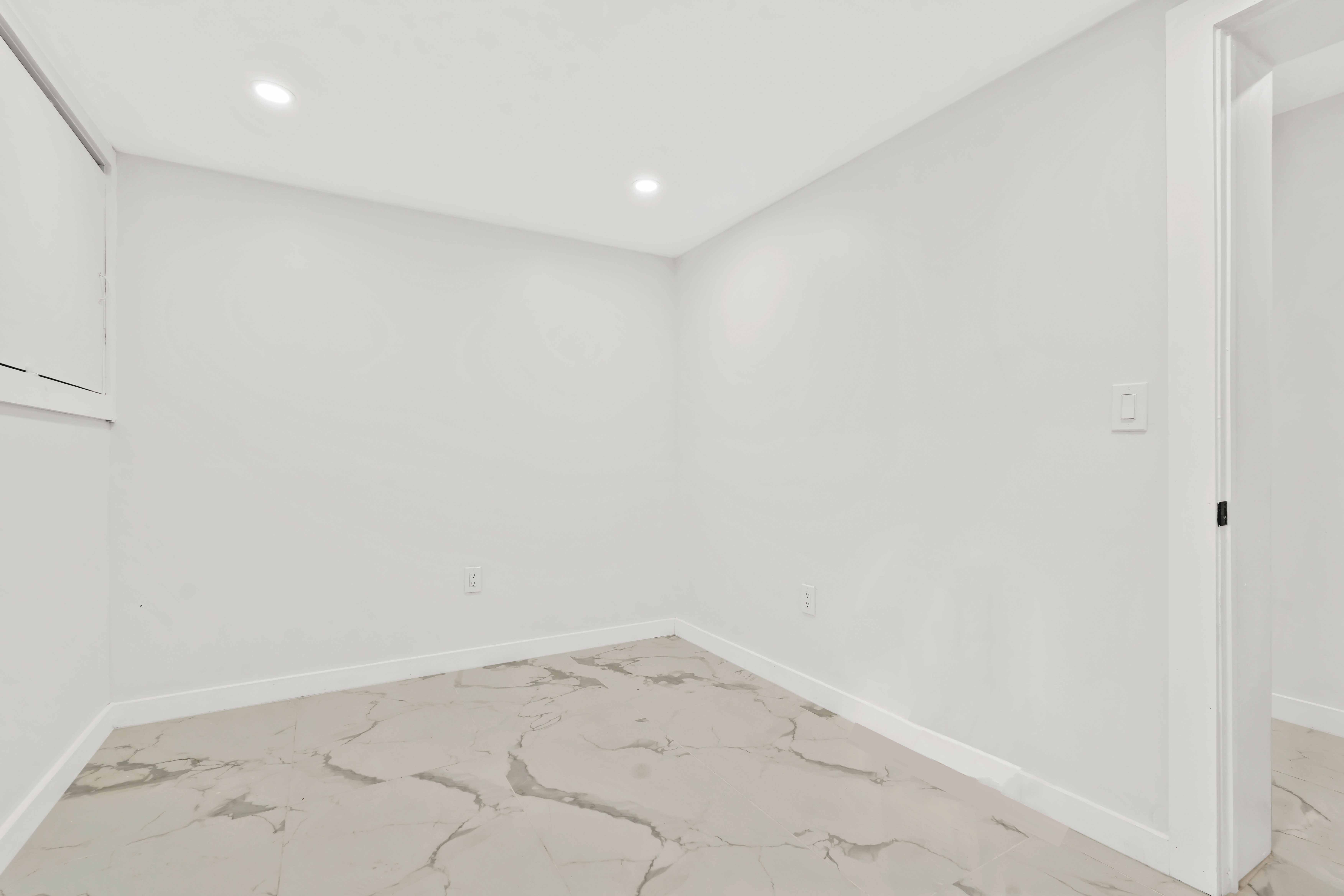 Brooklyn, New York, 11207, United States, 5 Bedrooms Bedrooms, ,4 BathroomsBathrooms,Residential,For Sale,1974760