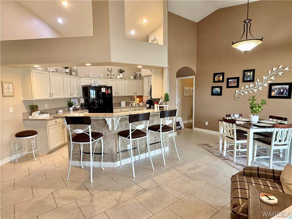 Kingman, Arizona, 86401, United States, 4 Bedrooms Bedrooms, ,2 BathroomsBathrooms,Residential,For Sale,2013264