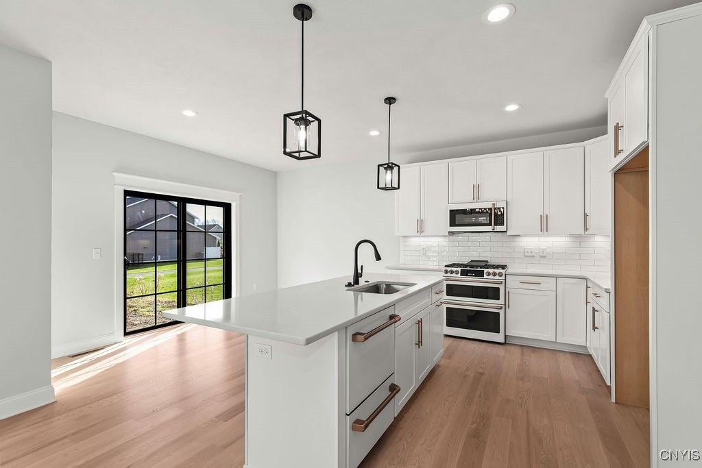 Baldwinsville, New York, 13027, United States, 3 Bedrooms Bedrooms, ,3 BathroomsBathrooms,Residential,For Sale,1746080