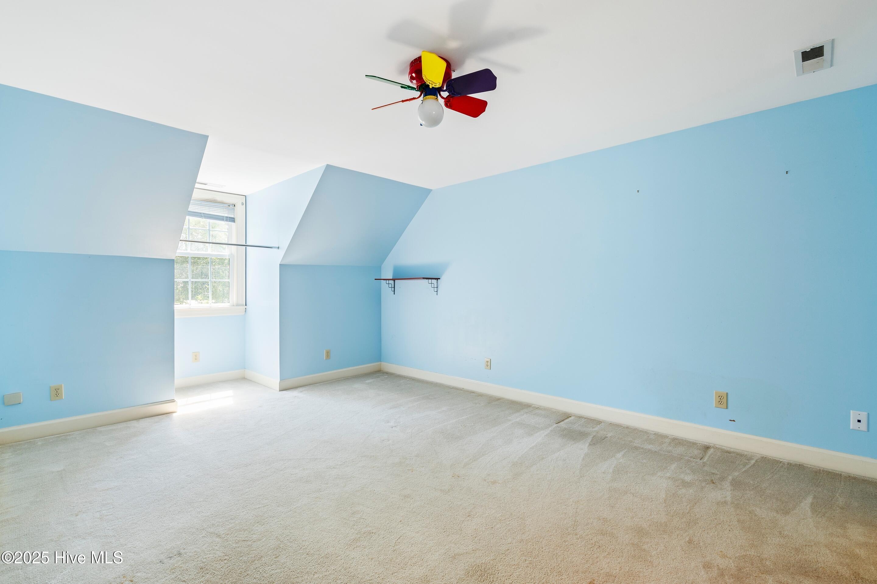 Wilmington, North Carolina, 28409, United States, 3 Bedrooms Bedrooms, ,4 BathroomsBathrooms,Residential,For Sale,1942177