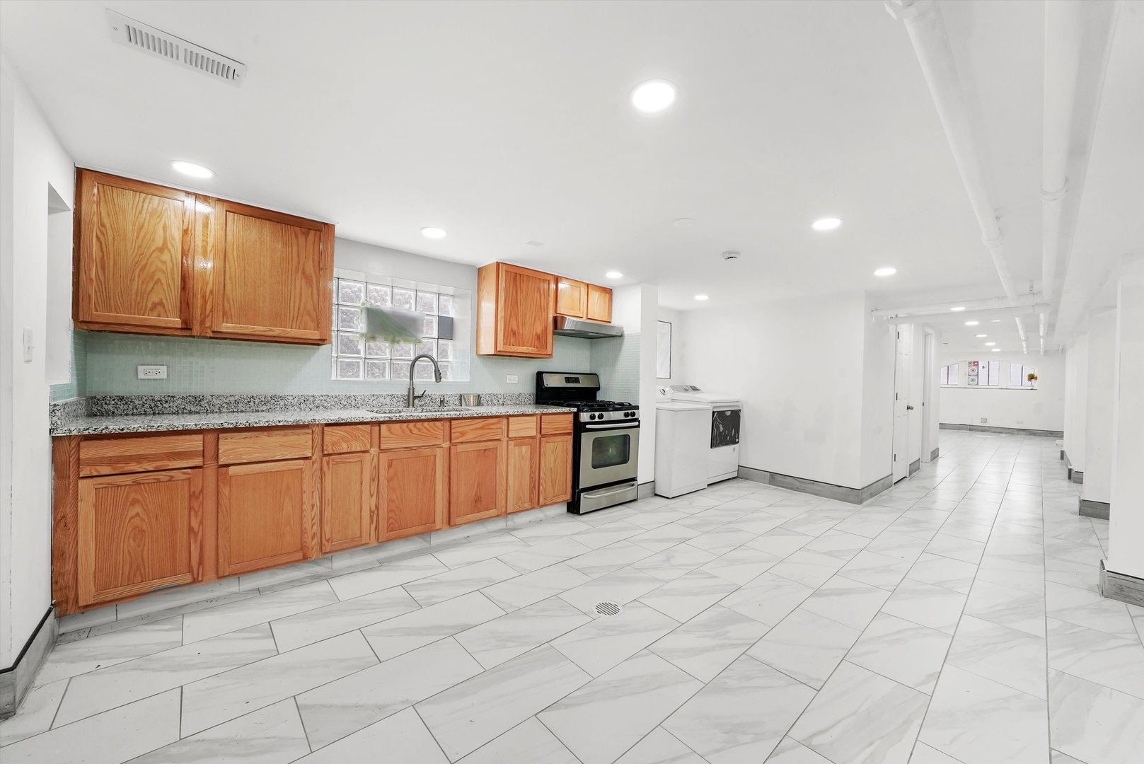 Chicago, Illinois, 60630, United States, 8 Bedrooms Bedrooms, ,3 BathroomsBathrooms,Residential,For Sale,1892523