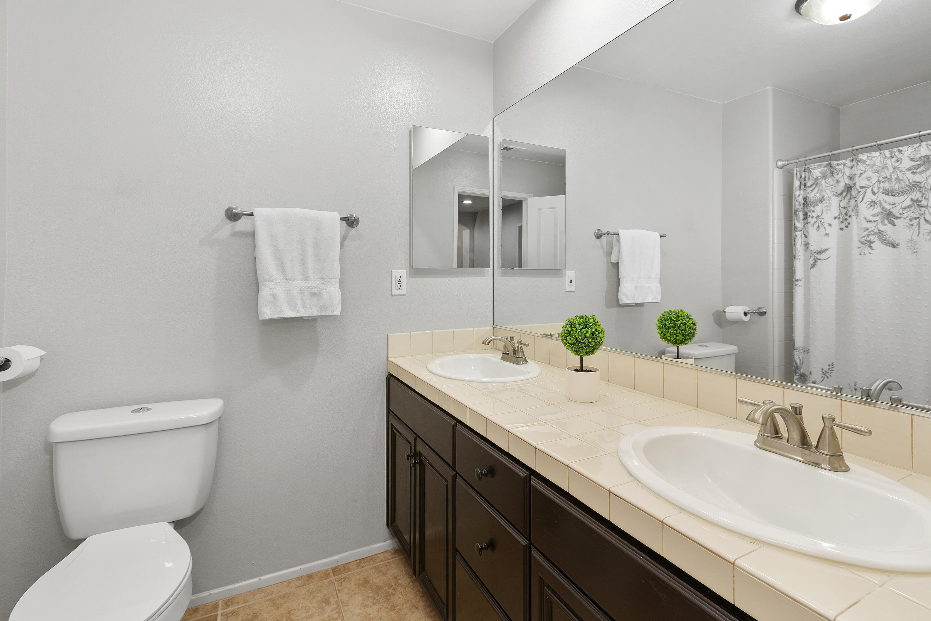 La Quinta, California, 92253, United States, 4 Bedrooms Bedrooms, ,2 BathroomsBathrooms,Residential,For Sale,2003010