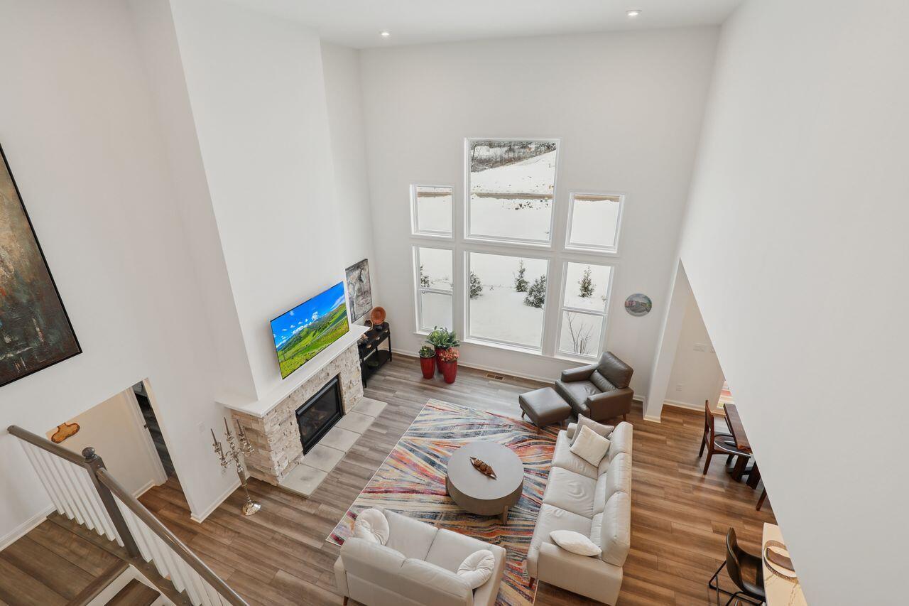 Covington, Kentucky, 41017, United States, 3 Bedrooms Bedrooms, ,3 BathroomsBathrooms,Residential,For Sale,2002248