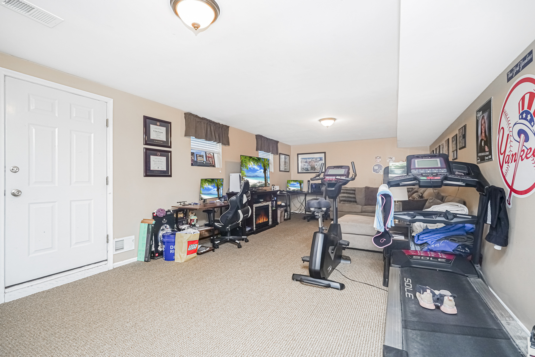 Staten Island, New York, 10309, United States, 3 Bedrooms Bedrooms, ,2 BathroomsBathrooms,Residential,For Sale,1935942