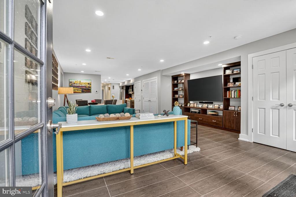 Washington, District of Columbia, 20010, United States, 2 Bedrooms Bedrooms, ,2 BathroomsBathrooms,Residential,For Sale,1975364