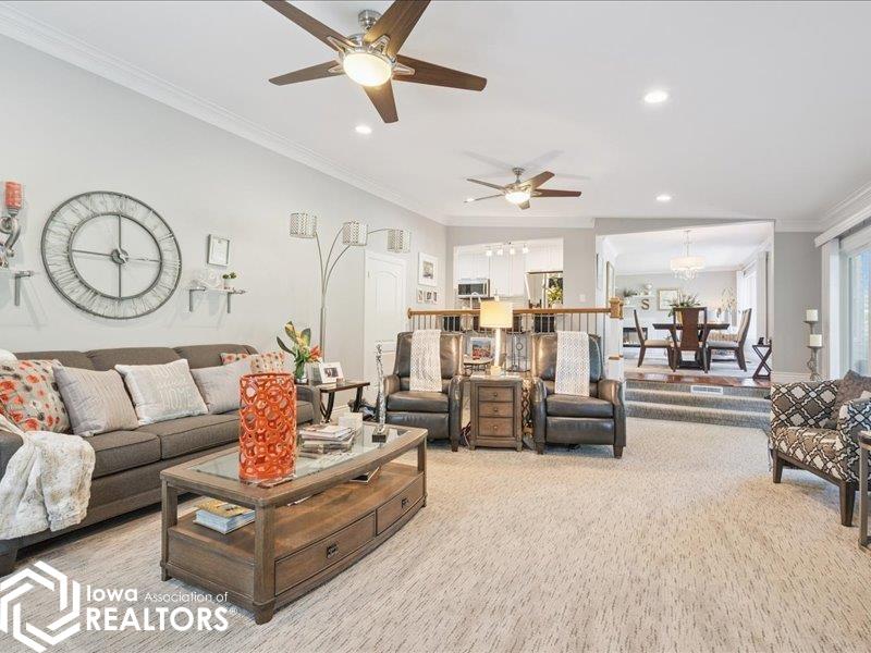 Burlington, Iowa, 52601, United States, 3 Bedrooms Bedrooms, ,3 BathroomsBathrooms,Residential,For Sale,1980074