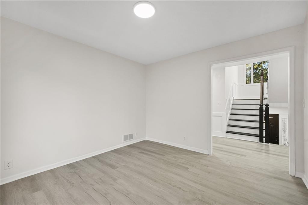 Snellville, Georgia, 30039, United States, 5 Bedrooms Bedrooms, ,4 BathroomsBathrooms,Residential,For Sale,1993862