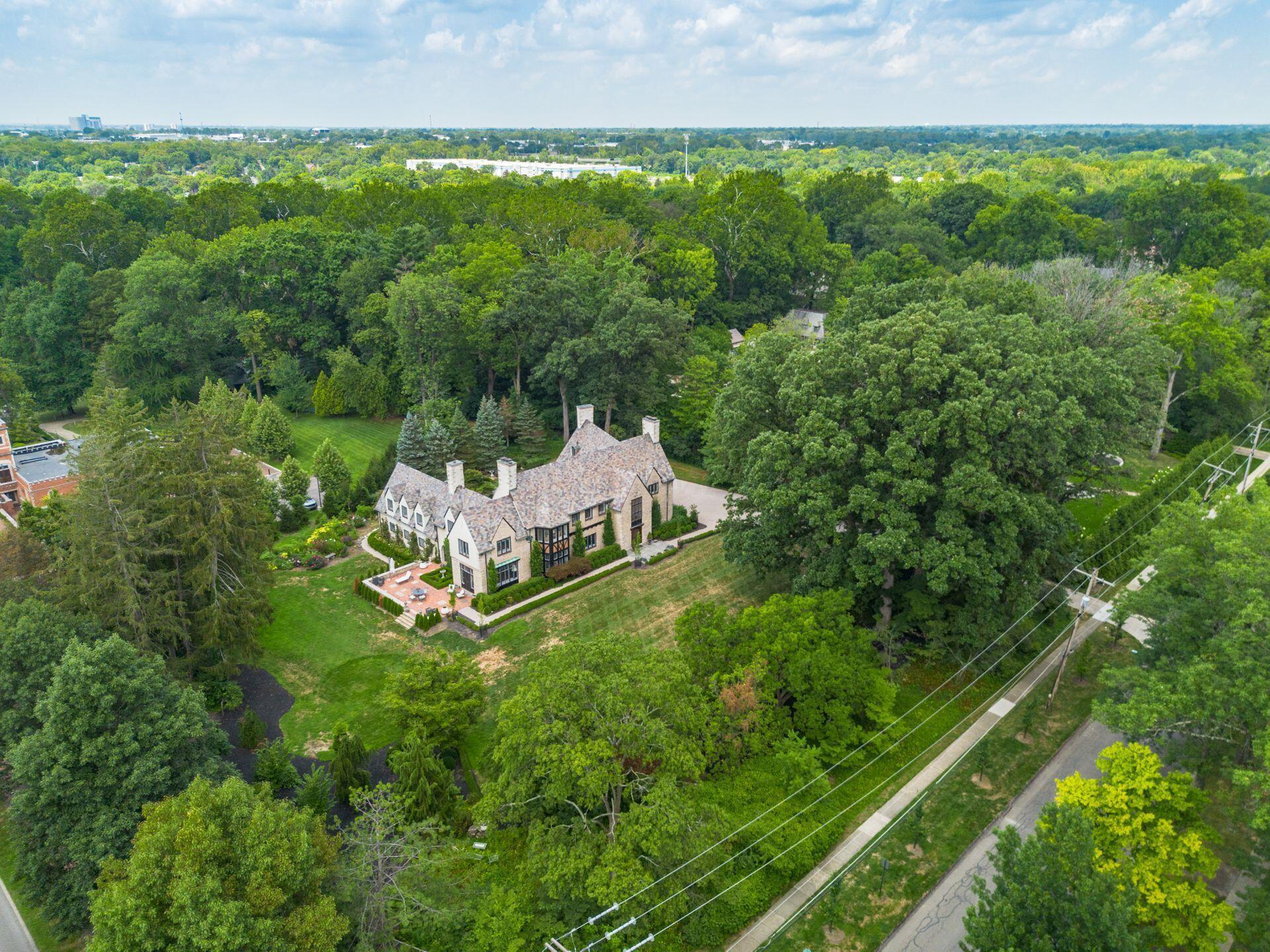 Bexley, Ohio, 43209, United States, 5 Bedrooms Bedrooms, ,6 BathroomsBathrooms,Residential,For Sale,1920055