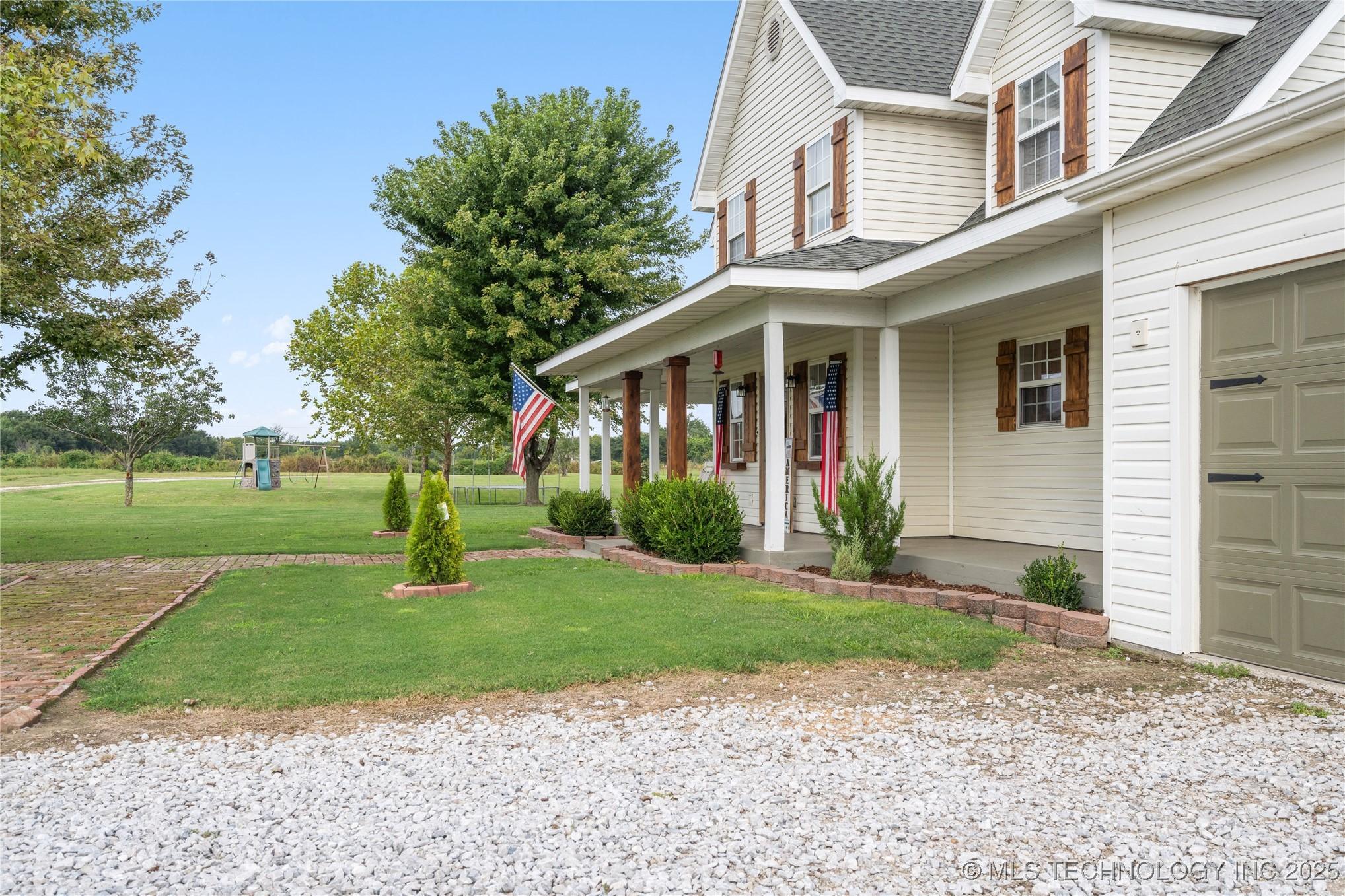 Webbers Falls, Oklahoma, 74470, United States, 3 Bedrooms Bedrooms, ,2 BathroomsBathrooms,Residential,For Sale,1943174