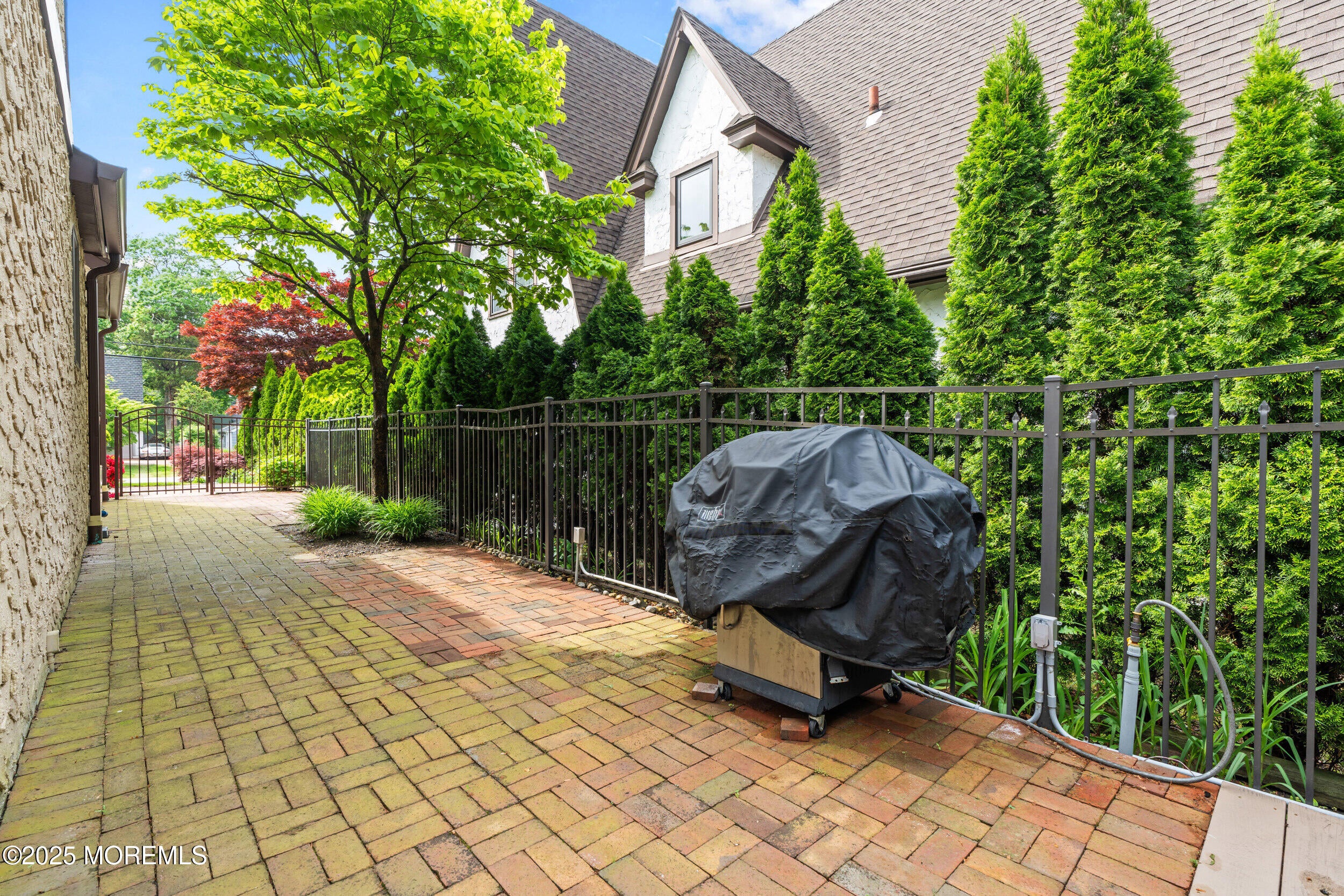 Allenhurst, New Jersey, 07711, United States, 6 Bedrooms Bedrooms, ,4 BathroomsBathrooms,Residential,For Sale,1977688