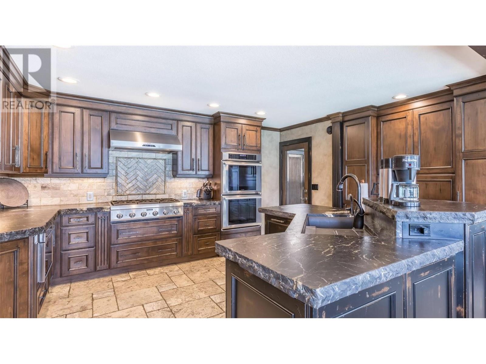 COLDSTREAM, British Columbia, V1B 2E1, CA, 10 Bedrooms Bedrooms, ,8 BathroomsBathrooms,Residential,For Sale,1948334
