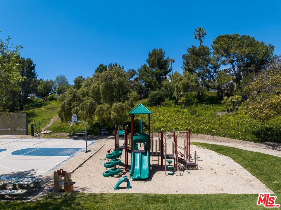 Malibu, California, 90265, United States, 1 Bedroom Bedrooms, ,1 BathroomBathrooms,Residential,For Sale,1891737