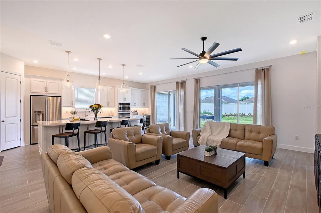 Palmetto, Florida, 34221, United States, 3 Bedrooms Bedrooms, ,3 BathroomsBathrooms,Residential,For Sale,1828169