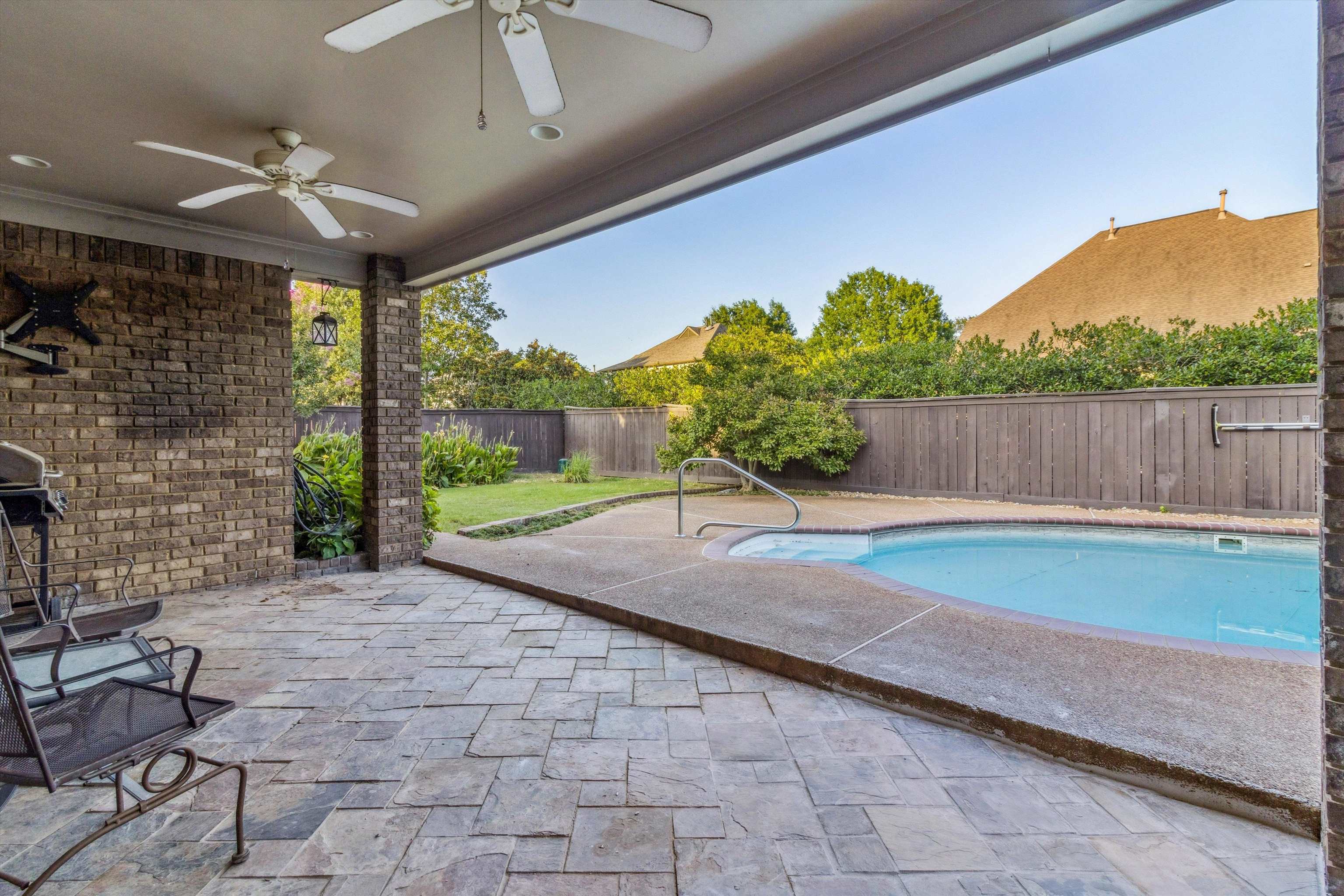 Collierville, Tennessee, 38017, United States, 5 Bedrooms Bedrooms, ,3 BathroomsBathrooms,Residential,For Sale,1907336