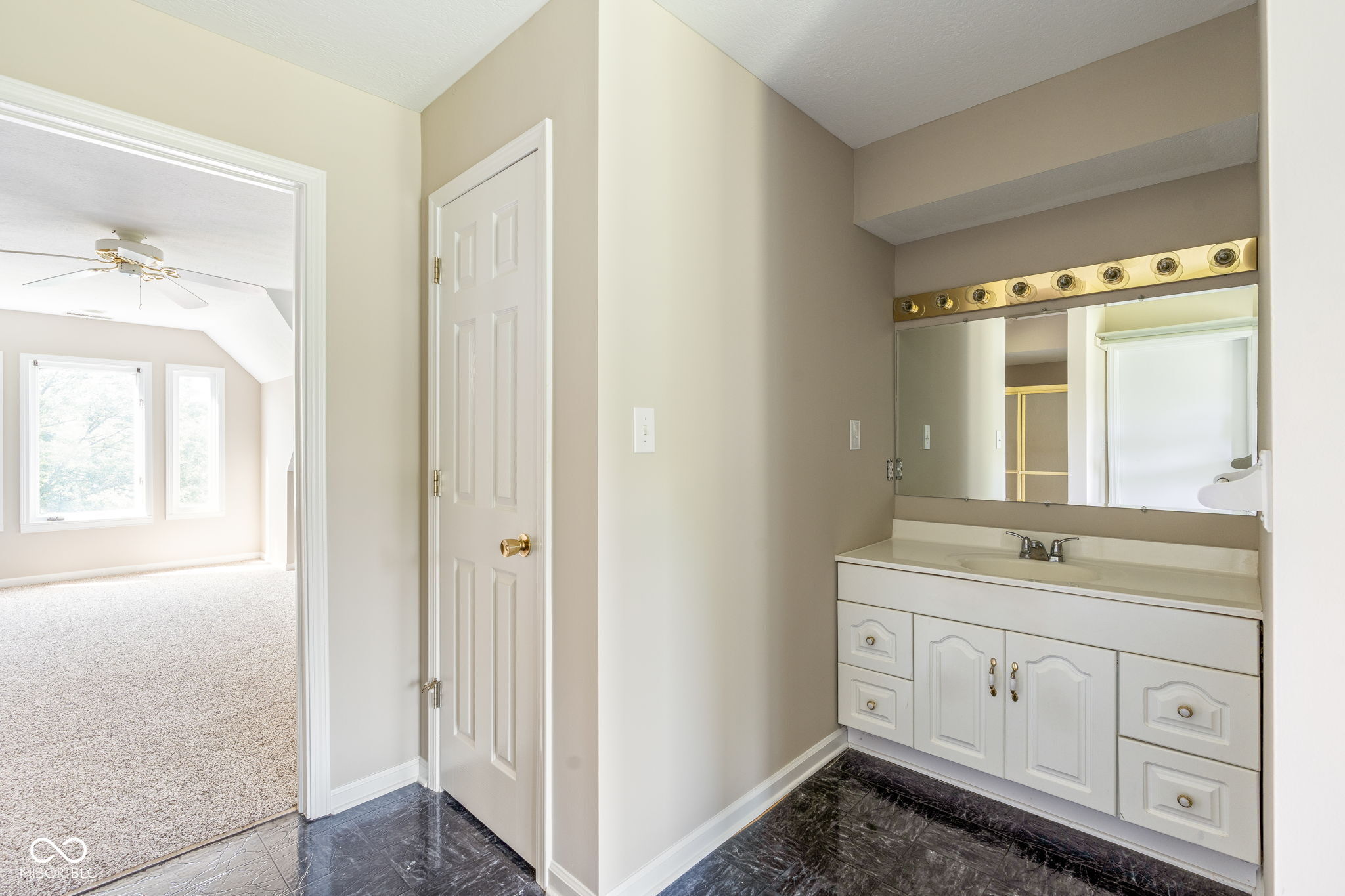 Fairland, Indiana, 46126, United States, 5 Bedrooms Bedrooms, ,4 BathroomsBathrooms,Residential,For Sale,1976010