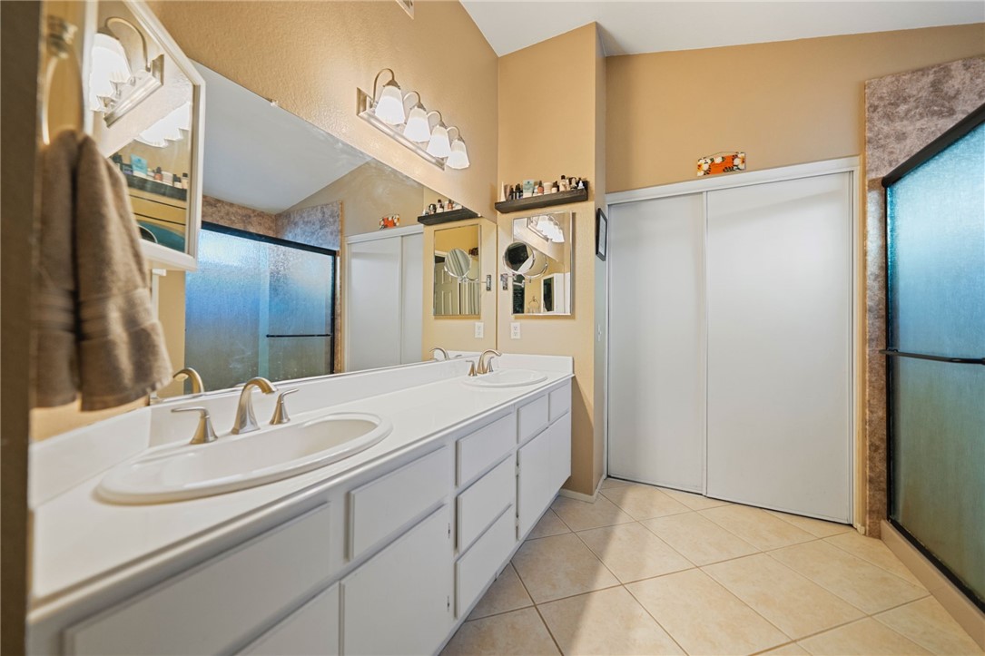 Temecula, California, 92592, United States, 3 Bedrooms Bedrooms, ,3 BathroomsBathrooms,Residential,For Sale,1927855