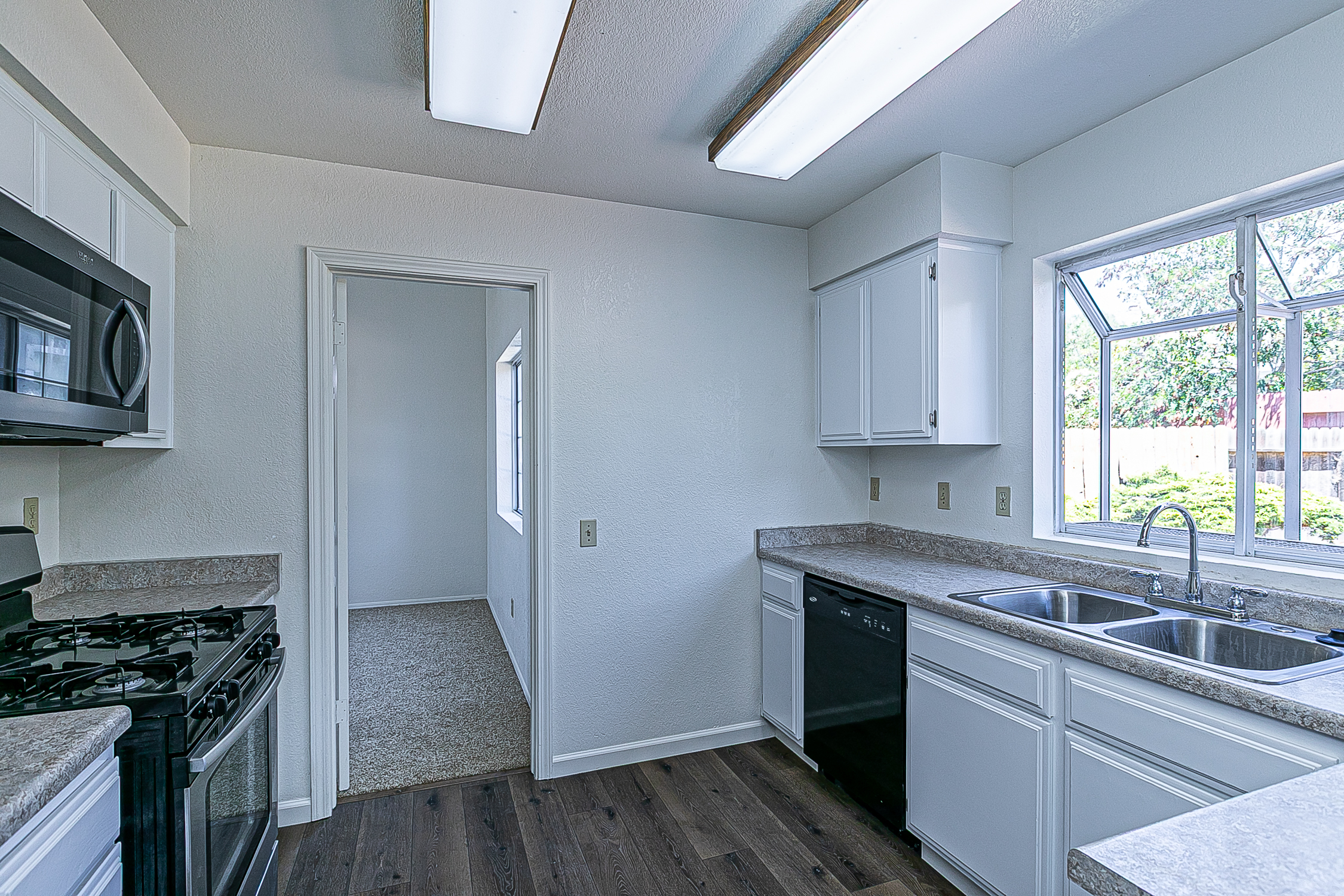 Lompoc, California, 93436, United States, 3 Bedrooms Bedrooms, ,3 BathroomsBathrooms,Residential,For Sale,1933210