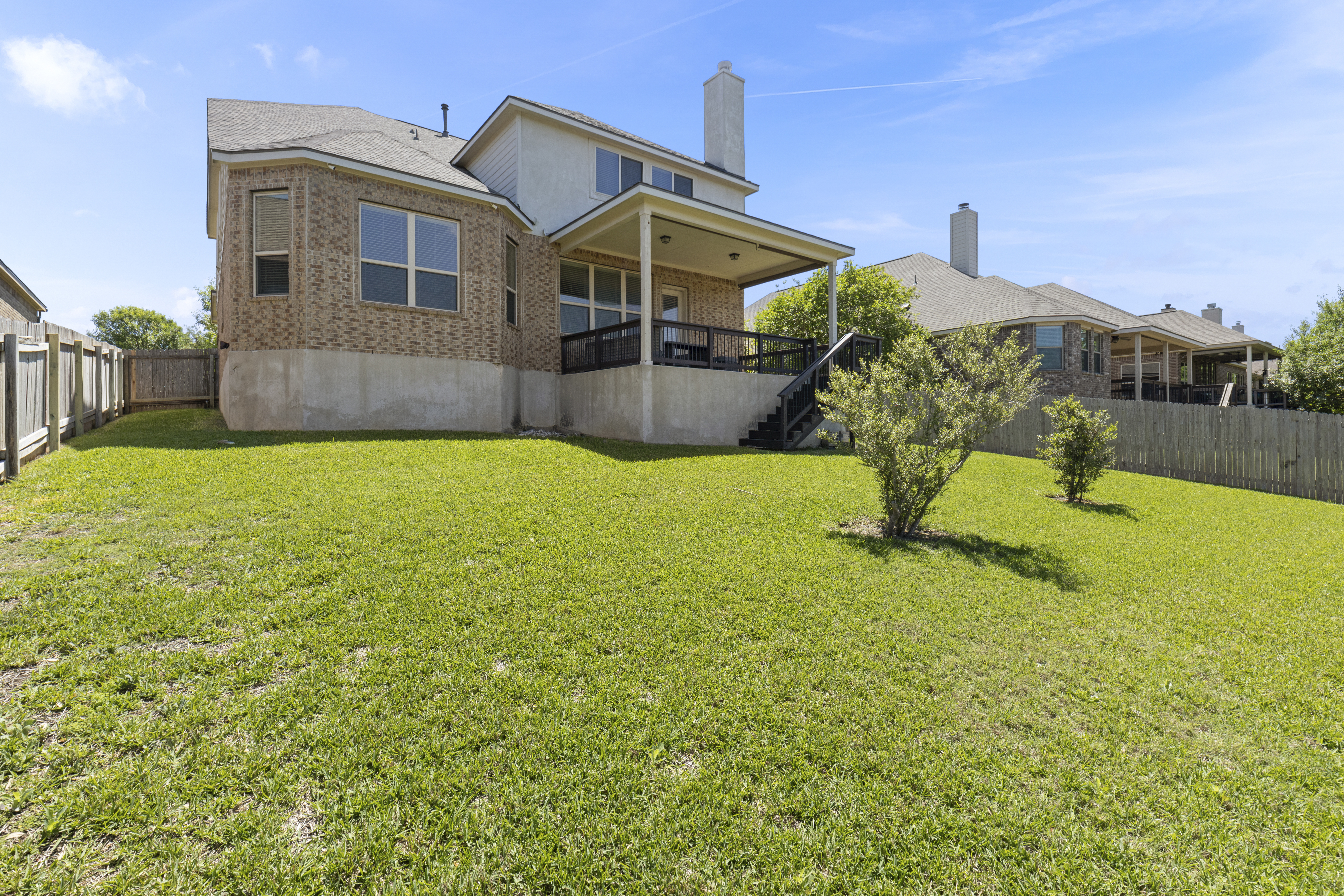  Flexible Living + Game Room in Desirable Northside ISD - 物件實景