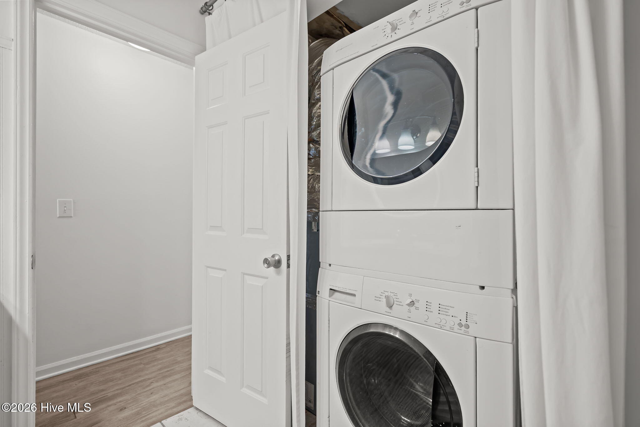 Carolina Beach, North Carolina, 28428, United States, 2 Bedrooms Bedrooms, ,2 BathroomsBathrooms,Residential,For Sale,2010821