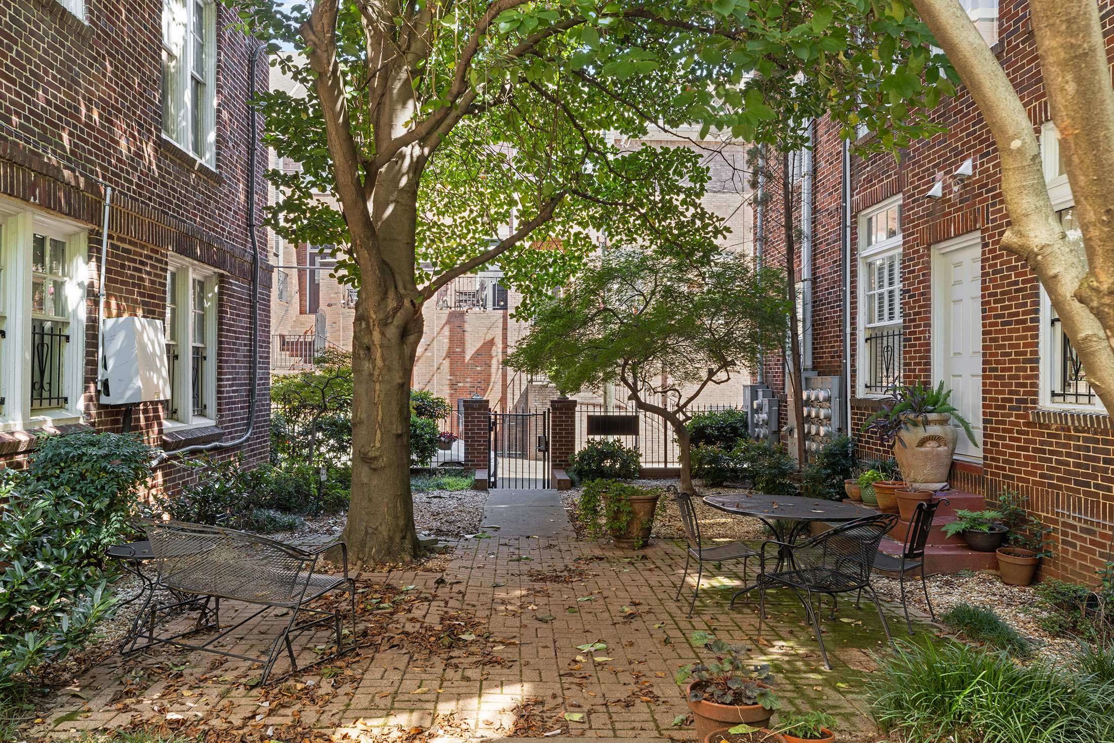  One-of-a-Kind, Historic, Midtown Mid-Rise - 物件實景