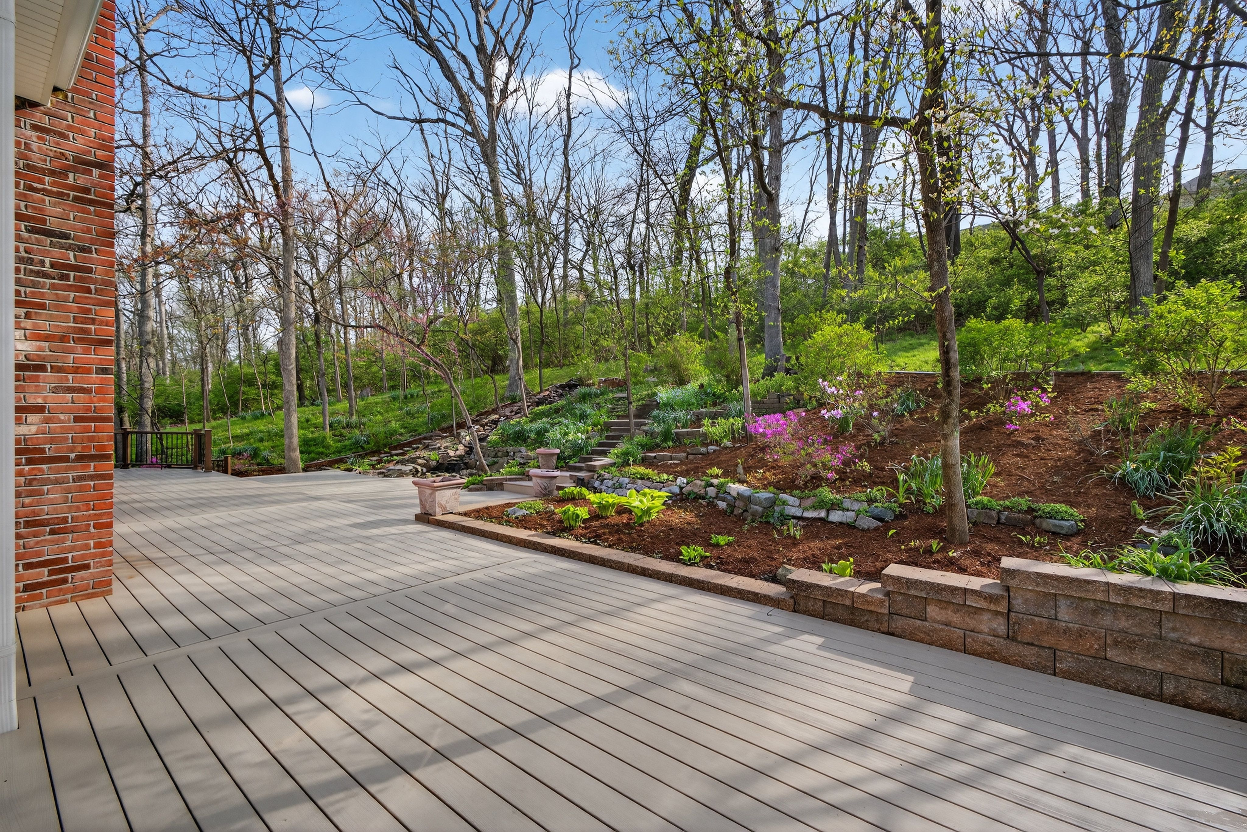  Tucked within the serene, tree-lined enclave of The Forest Subdivision - 物件實景