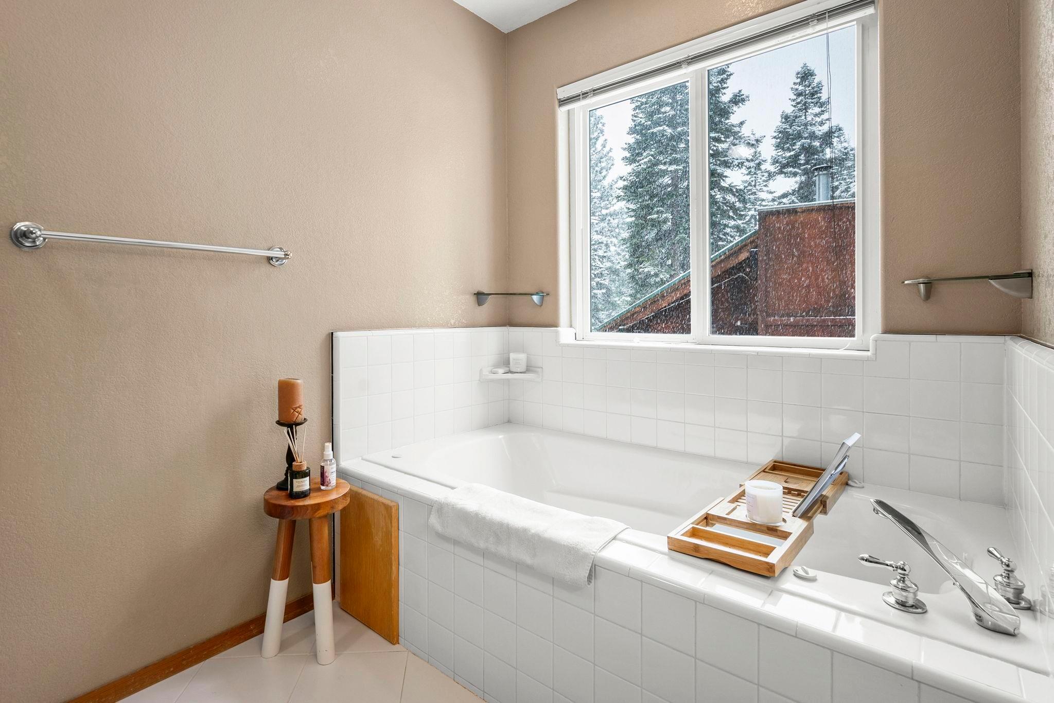 Tahoe Vista, California, 96148, United States, 3 Bedrooms Bedrooms, ,Residential,For Sale,1998421