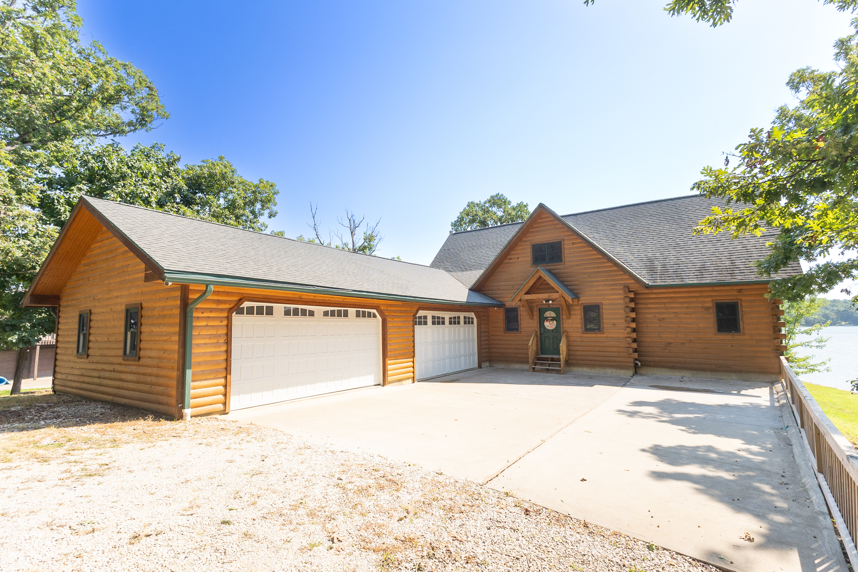 Keytesville, Missouri, 65261, United States, 4 Bedrooms Bedrooms, ,Residential,For Sale,1910439