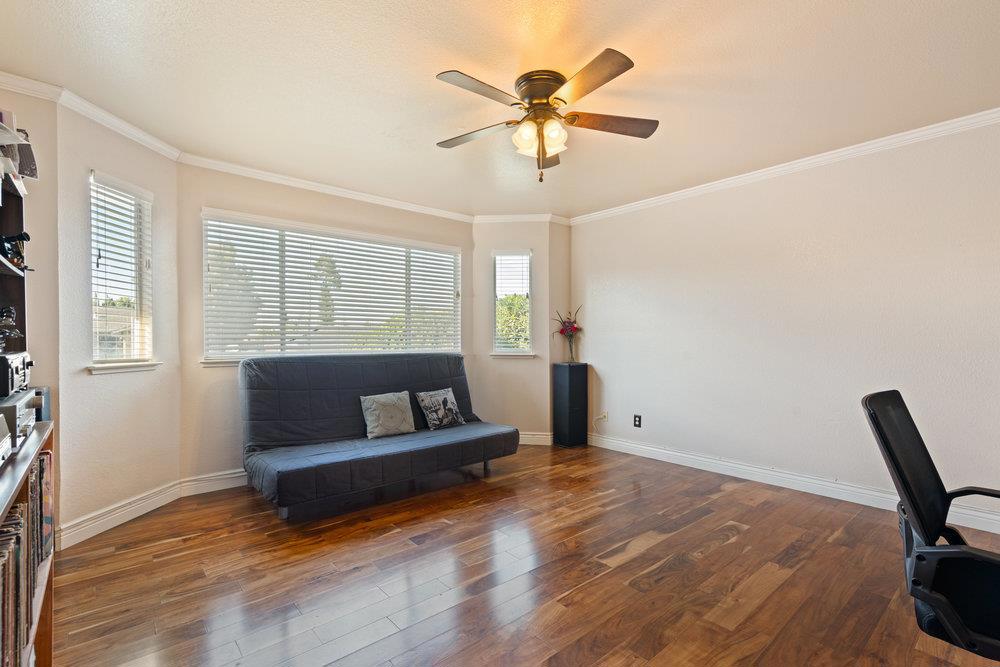 Hollister, California, 95023, United States, 4 Bedrooms Bedrooms, ,2 BathroomsBathrooms,Residential,For Sale,1990485