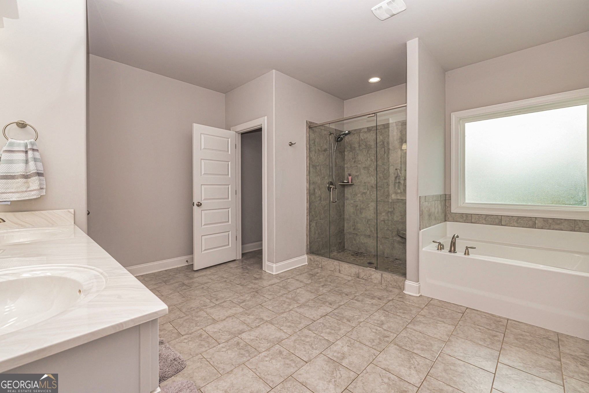 Newnan, Georgia, 30263, United States, 4 Bedrooms Bedrooms, ,3 BathroomsBathrooms,Residential,For Sale,2005138