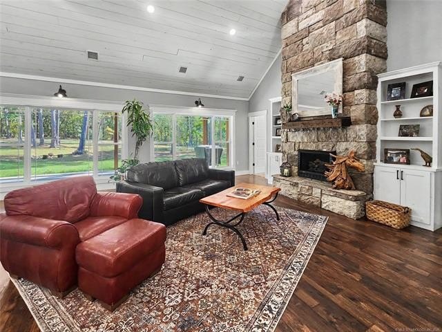 Tahlequah, Oklahoma, 74464, United States, 4 Bedrooms Bedrooms, ,4 BathroomsBathrooms,Residential,For Sale,2040103