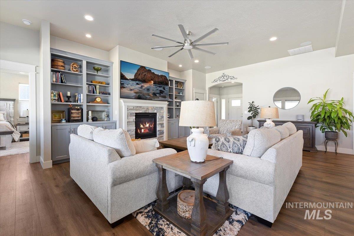 Nampa, Idaho, 83687, United States, 4 Bedrooms Bedrooms, ,Residential,For Sale,1970724