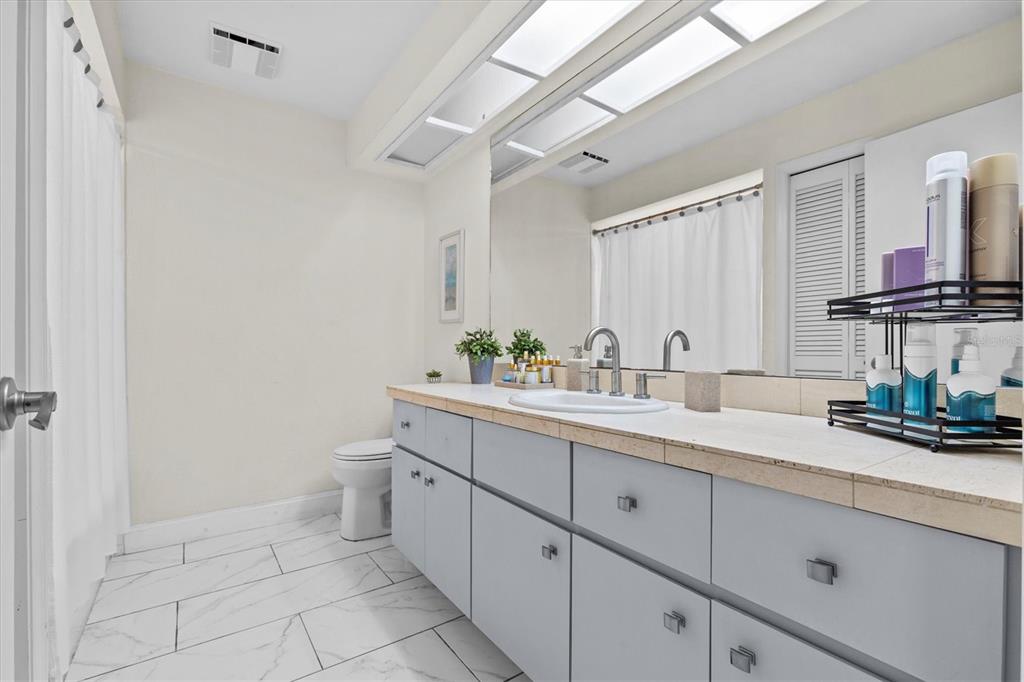 Tarpon Springs, Florida, 34689, United States, 5 Bedrooms Bedrooms, ,4 BathroomsBathrooms,Residential,For Sale,1901720