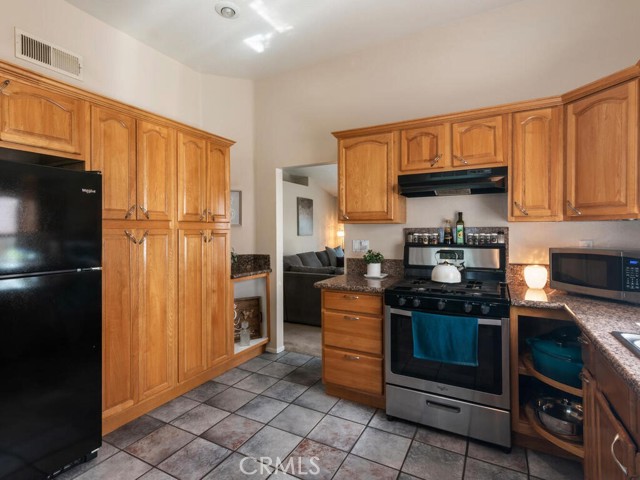 Temecula, California, 92591, United States, 3 Bedrooms Bedrooms, ,2 BathroomsBathrooms,Residential,For Sale,1977401