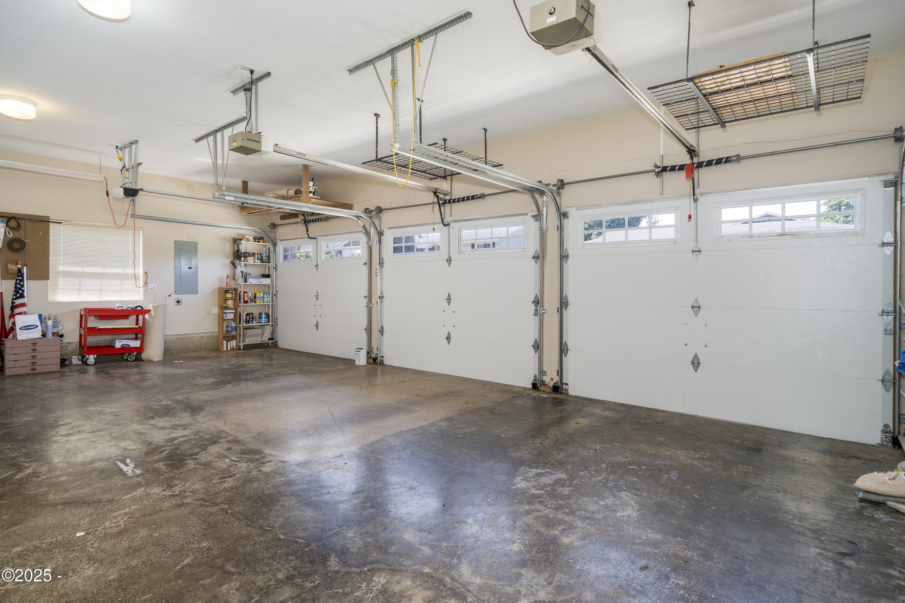 Lincoln City, Oregon, 97365, United States, 2 Bedrooms Bedrooms, ,2 BathroomsBathrooms,Residential,For Sale,1858189
