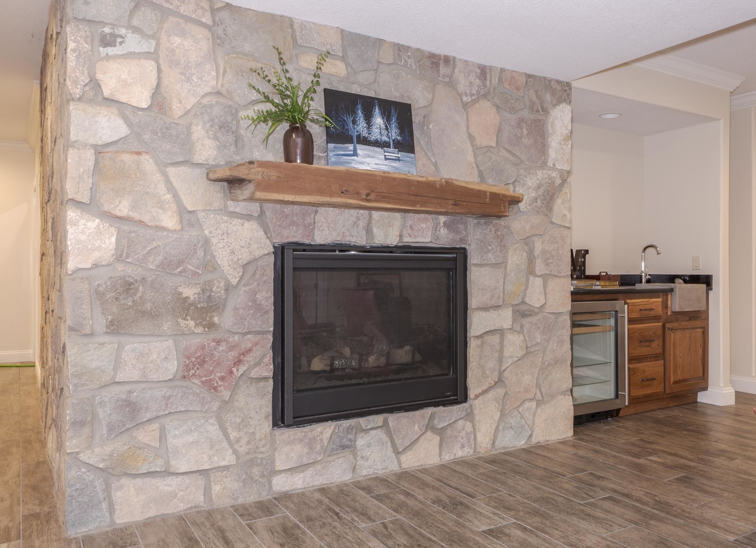 Hudson, Illinois, 61748, United States, 3 Bedrooms Bedrooms, ,5 BathroomsBathrooms,Residential,For Sale,1987913