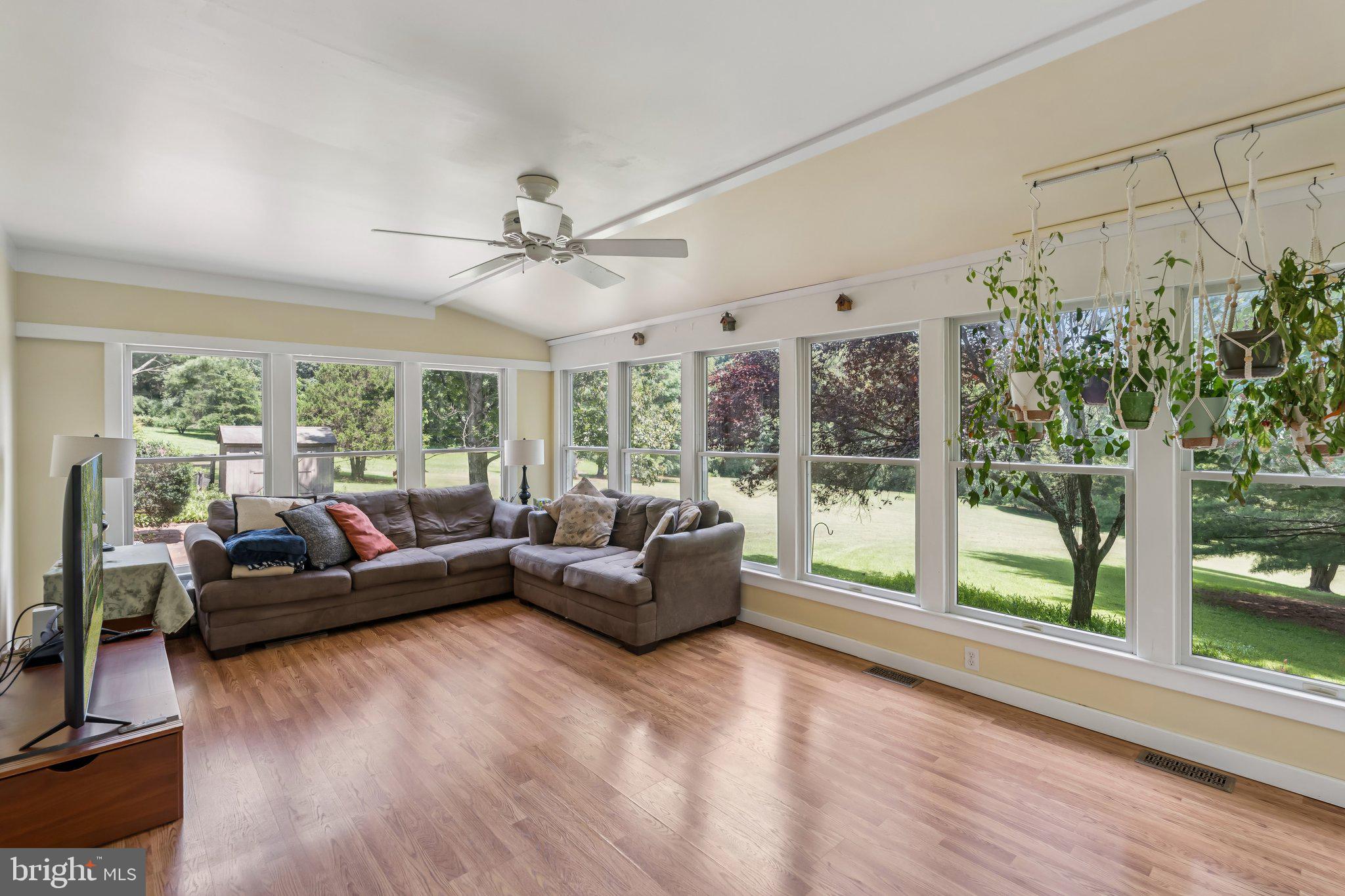 Amissville, Virginia, 20106, United States, 4 Bedrooms Bedrooms, ,3 BathroomsBathrooms,Residential,For Sale,1978865