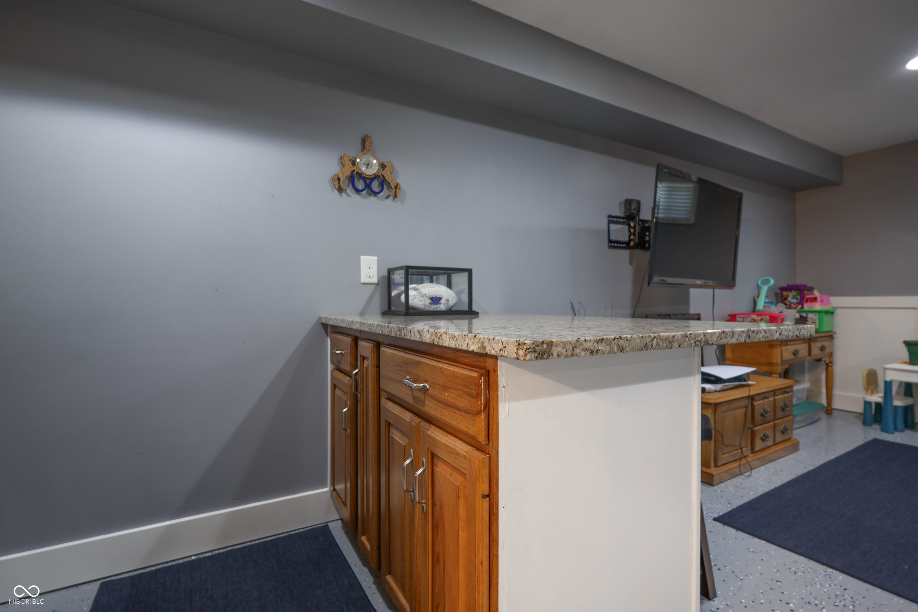 Columbus, Indiana, 47203, United States, 5 Bedrooms Bedrooms, ,6 BathroomsBathrooms,Residential,For Sale,1975671