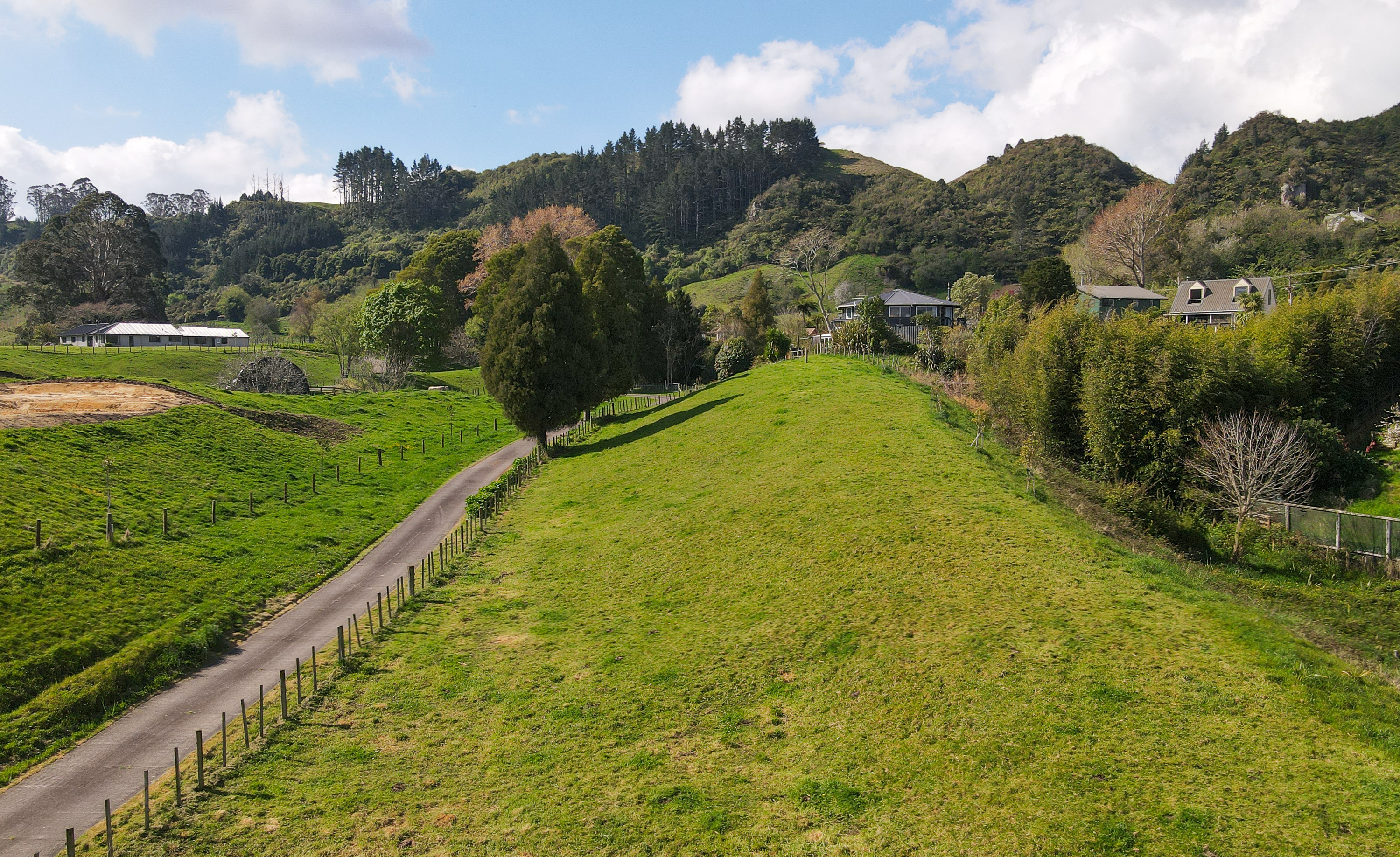  Elevated Lifestyle Living with Sweeping Lake Views - 物件實景