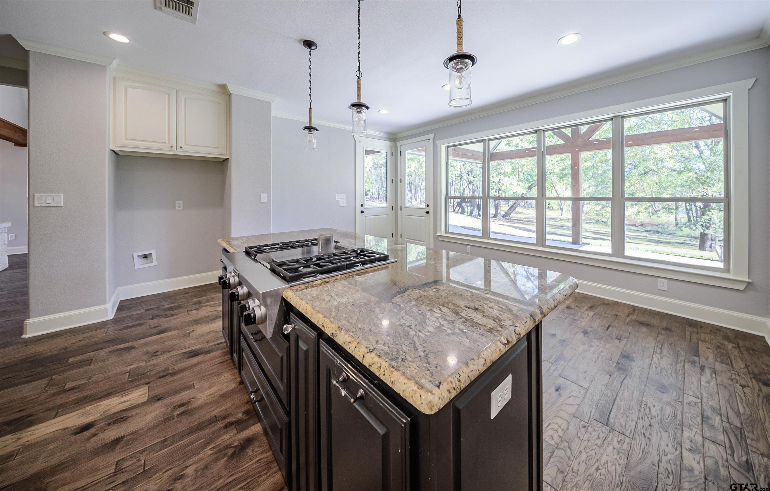 Lindale, Texas, 75771, United States, 4 Bedrooms Bedrooms, ,4 BathroomsBathrooms,Residential,For Sale,1992083