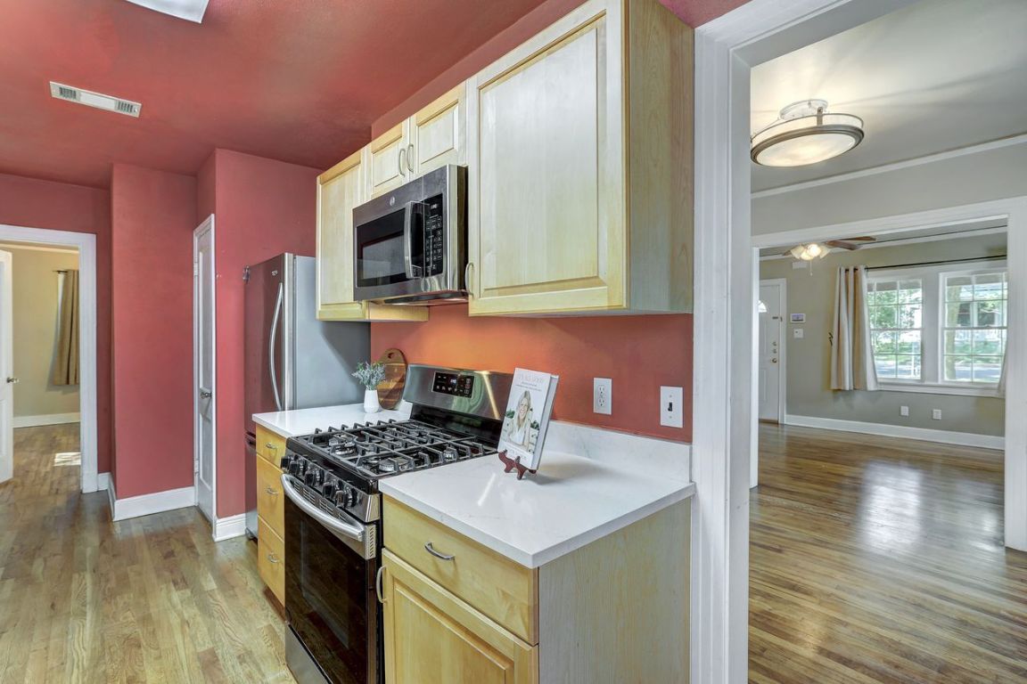 Austin, Texas, 78751, United States, 2 Bedrooms Bedrooms, ,2 BathroomsBathrooms,Residential,For Sale,1989110