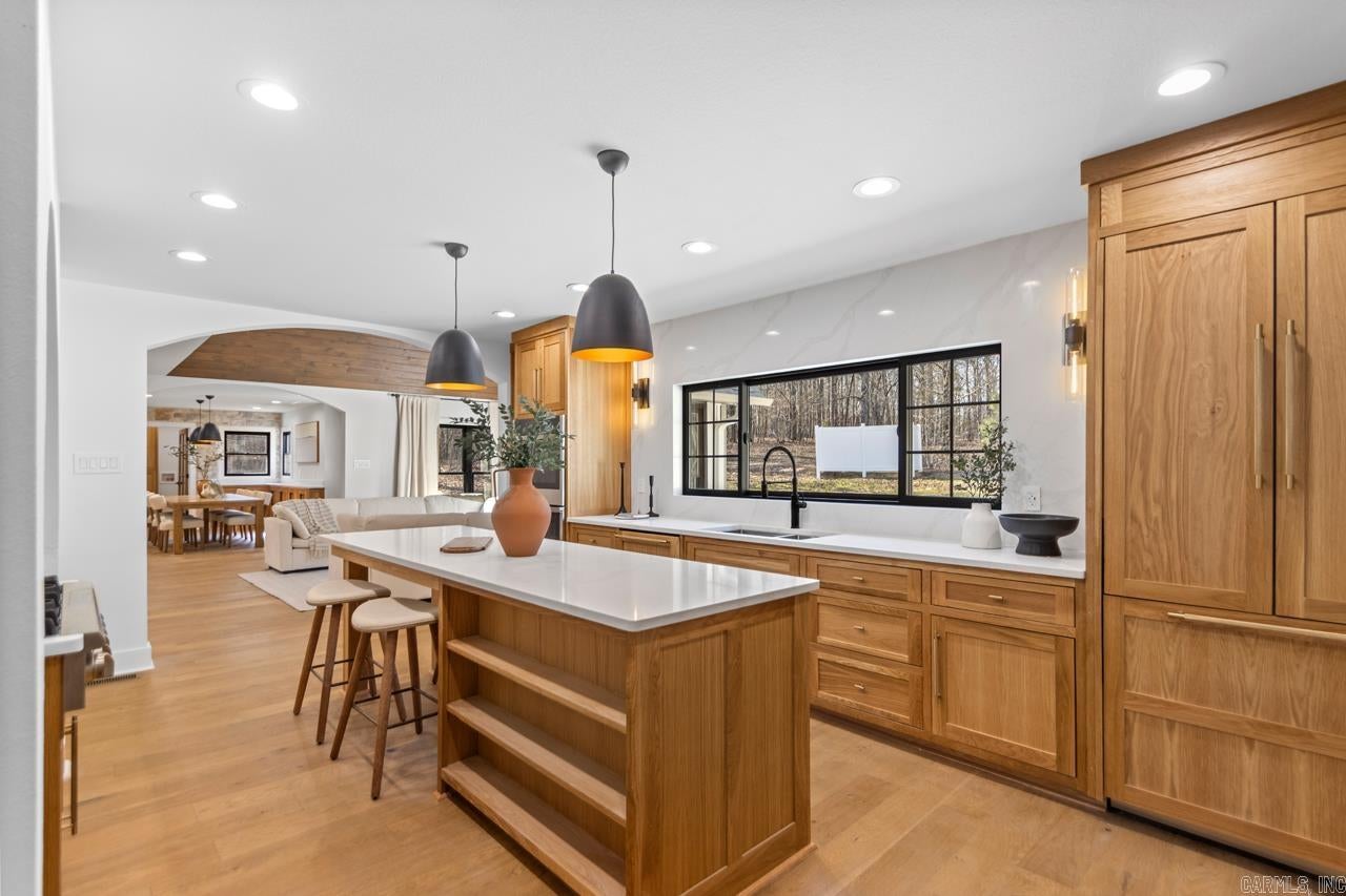 Alexander, Arkansas, 72002, United States, 6 Bedrooms Bedrooms, ,4 BathroomsBathrooms,Residential,For Sale,1986136