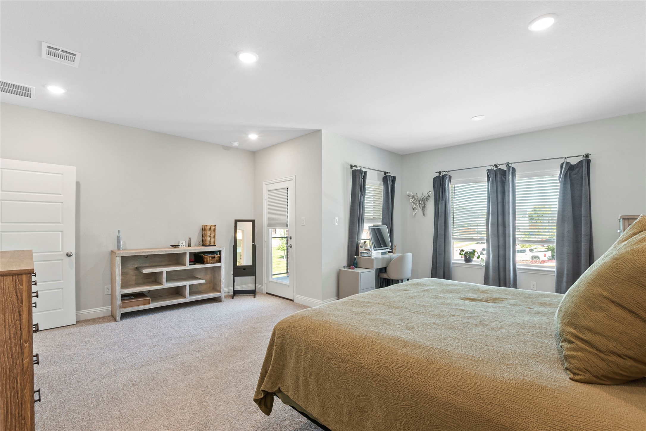 Rowlett, Texas, 75088, United States, 3 Bedrooms Bedrooms, ,3 BathroomsBathrooms,Residential,For Sale,1955209