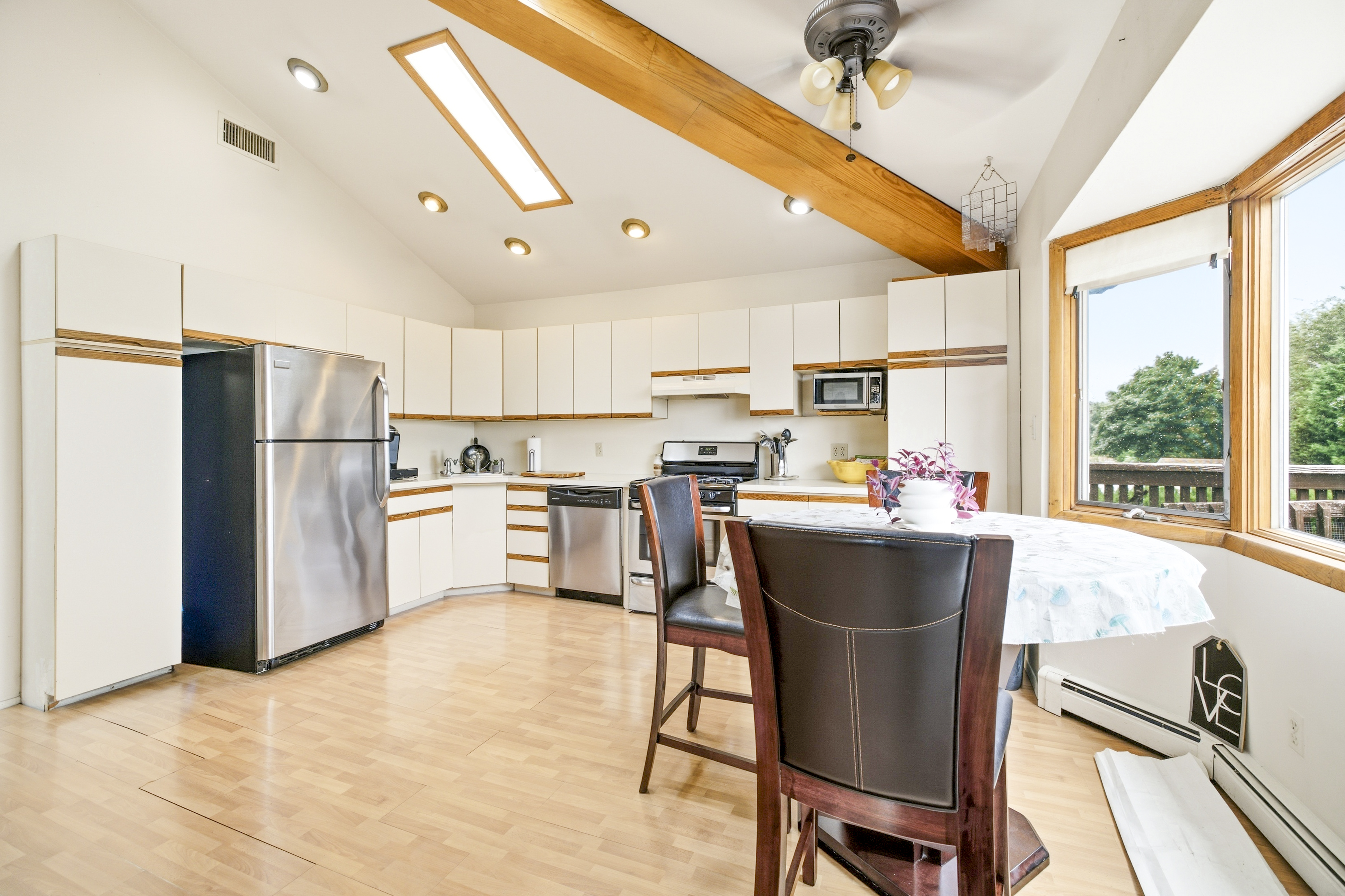  49 Roosevelt Court, Westbury, NY, 11590 - 物件實景